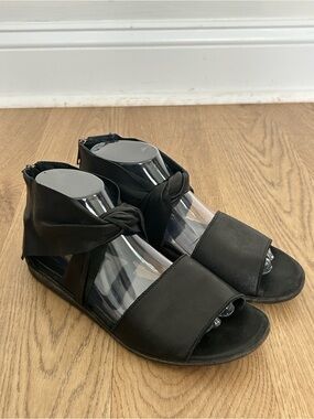 LD Tuttle Black leather gladiator sandals Size‎ 38